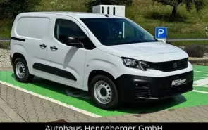 Peugeot e-Partner e Partner Premium 50 kWh Länge 1 4.400mm, Navi, 3 Sitzer, uvm. Auto Abo