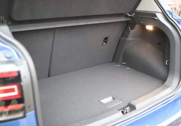 Angebotsdetails Volkswagen T-Cross 1.0 TSI LIFE *ACC*Kamera*APP Reef Blue Metallic