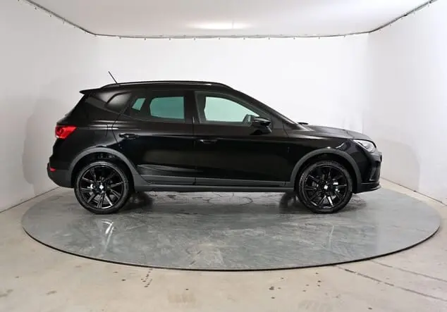 Angebotsdetails Seat Arona Seat Arona FR Black Edition 1.5 TSI 110 kW (150 PS) 7-Gang-DSG Midnight Schwarz Metallic