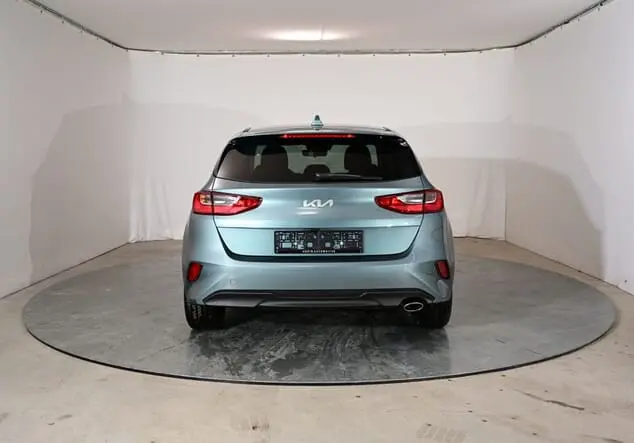 Angebotsdetails Kia Ceed Kia Ceed Silver 1.5 T-GDI 103kW (140PS) 6-Gang Yucca Stahlgrau Metallic