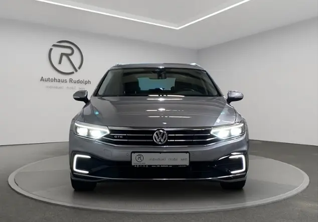 Angebotsdetails Volkswagen Passat Variant GTE 1.4 TSI +STANDHEIZ+LEDER Silber (Pyritsilber Metallic)