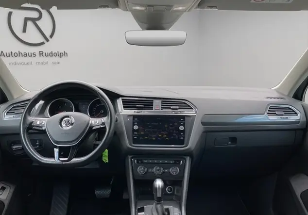Angebotsdetails Volkswagen Tiguan 2.0 TDI Highline R-Line 'Black Style' Grau (Indiumgrau Metallic)