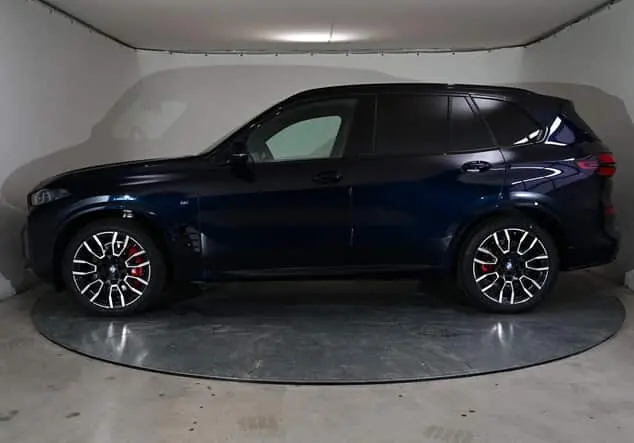 Angebotsdetails BMW X5 BMW X5 40d 259 kW (352 PS) 8-Gang Steptronic xDrive M Carbonschwarz metallic