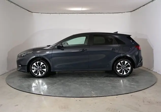 Angebotsdetails Kia Ceed Kia Ceed Silver 1.5 T-GDI 103kW (140PS) 6-Gang Pentametal Metallic