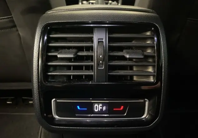 Angebotsdetails Volkswagen Passat Variant GTE 1.4 TSI / Schwarz (Deep Black Perleffekt)