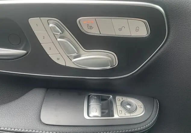 Angebotsdetails Mercedes-Benz V 300 d **AMG Obsidianschwarz