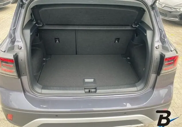 Angebotsdetails Volkswagen T-Cross 1.0 TSI Life RfK NaviVor Schwarz