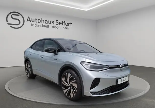Angebotsdetails Volkswagen ID.5 GTX 4MOTION 250 kW (340 PS) 79 kWh 1-G-Auto Silber (Scale Silver Metallic / Schwarz)