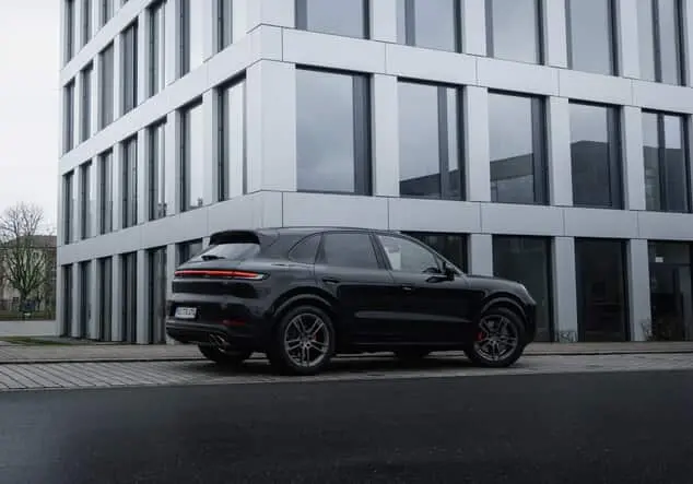 Angebotsdetails Porsche Cayenne Cayenne S, 474 PS, Anhängerkupplung, Automatik, schwarz