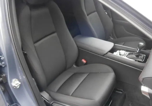 Angebotsdetails Mazda 3 2.5L e-SKYACTIV G 140PS 6AT HOMURA POLYMETAL GRAY