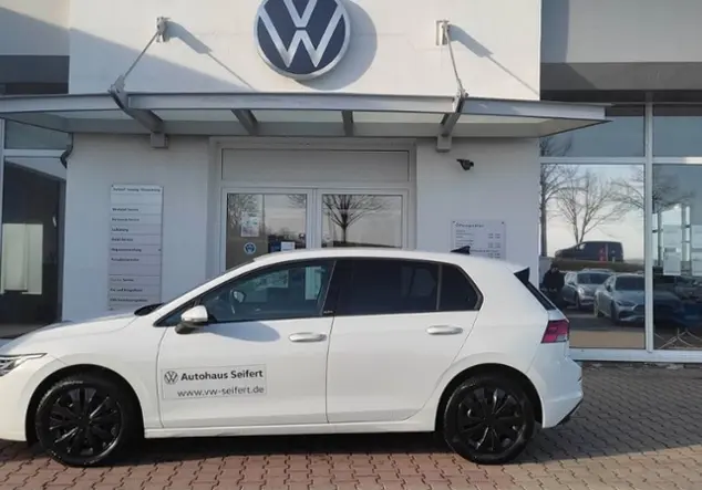 Angebotsdetails Volkswagen Golf 8 'ACTIVE' 1.5 TSI WeiÃ (Pure White)