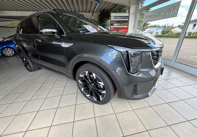 Angebotsdetails Kia Sorento Platinum 4WD 7Sitzer GD Premium Grau ((AGT) INTERSTELLAR GREY M)
