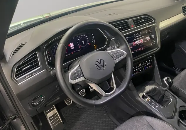 Angebotsdetails Volkswagen Tiguan Allspace 1.5 TSI Move / 7-Sitzer Grau (Platium Grey Metallic)