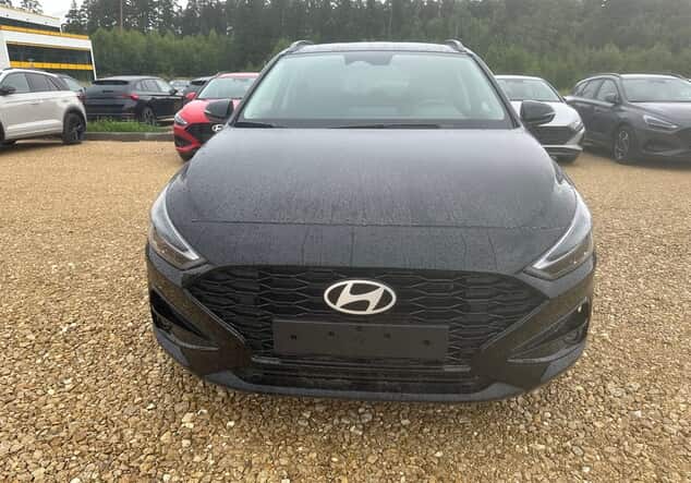 Angebotsdetails Hyundai i30 Kombi Hyundai Wagon Family 1.5 T-GDI MHEV 103 kW (140 PS) 7-Gang-DSG Frontantrieb Abyss Black Pearl