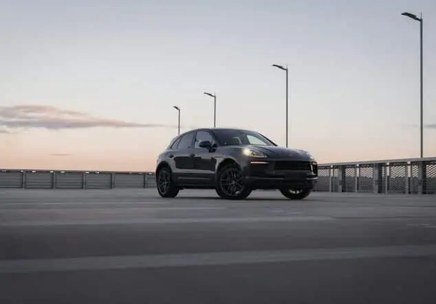 Angebotsdetails Porsche Macan 265 PS, Lederpaket, Automatik, Navi, Rückfahrkamera vulkangraumetallic