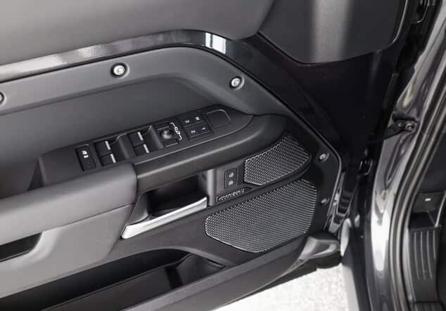 Angebotsdetails Land Rover Defender Defender 110 V8 P525 Schwarz