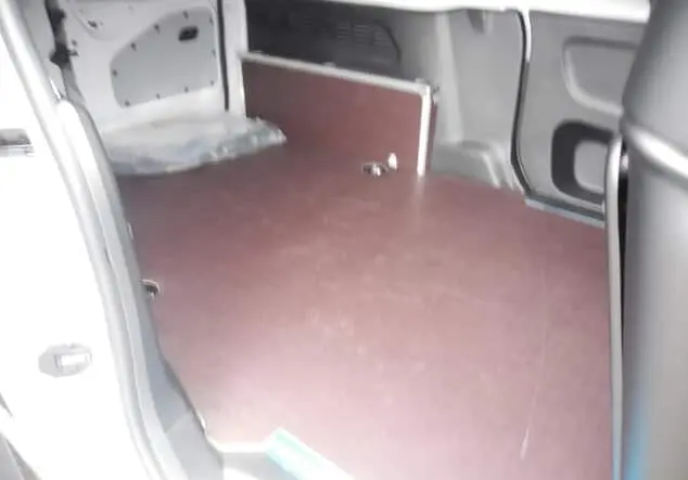 Angebotsdetails Peugeot Partner L2 BlueHDi 130 EAT8*Kamera-NAVI* Kaolinweiß