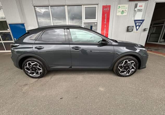 Angebotsdetails Kia XCeed GT-Line + Grau ((H8G) DARK PENTA METAL M)