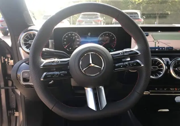 Angebotsdetails Mercedes-Benz CLA 180 Coupé ++sofort verfügbar++ Graulack mountaingrau