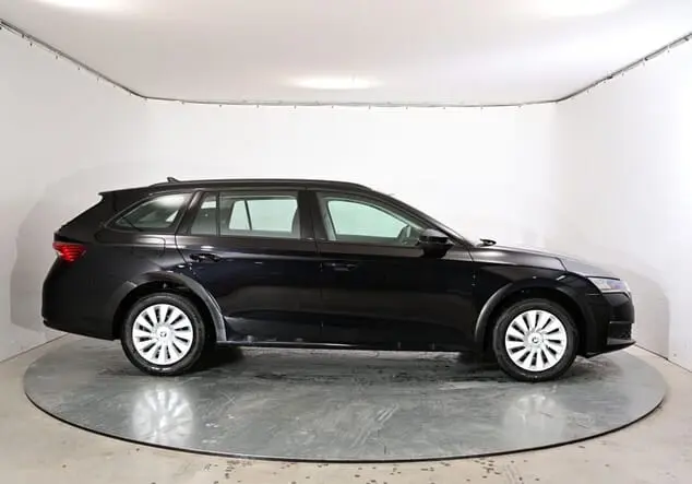 Angebotsdetails Skoda Octavia Combi Skoda Octavia Combi Essence 1.5 TSI 85 kW (116 PS) 7-Gang-DSG Black Magic Perleffekt