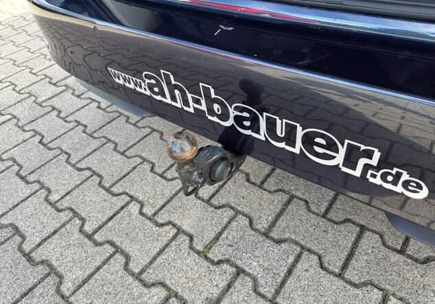 Angebotsdetails Volkswagen ID.Buzz 150 kW Pro Blau (candy Weià / Starlight Blue metallic)