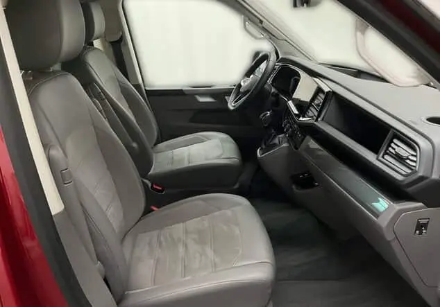 Angebotsdetails Volkswagen California T6.1 California OCEAN 2.0TDI 204PS NP.112T 4M ACC.AHK.STHZG.NAVI+VC.DCC.MARKISE Silber / Rot