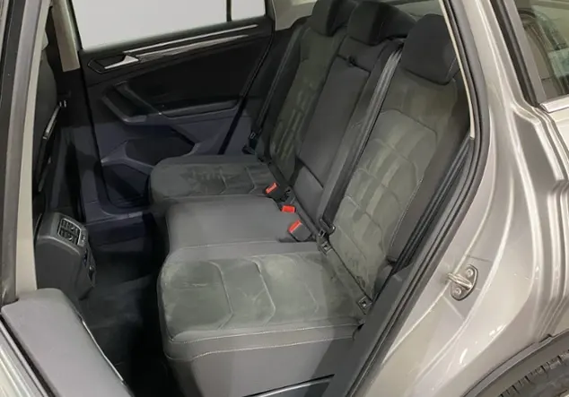 Angebotsdetails Volkswagen Tiguan 2.0 TDI Highline / Silber (Tungsten Silver Metallic)