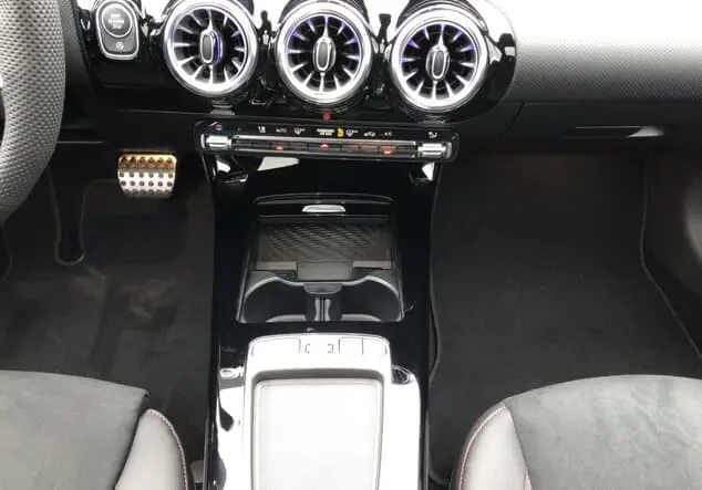 Angebotsdetails Mercedes-Benz CLA 200 Coupe AMG-Line Grau-Lack mountaingrau