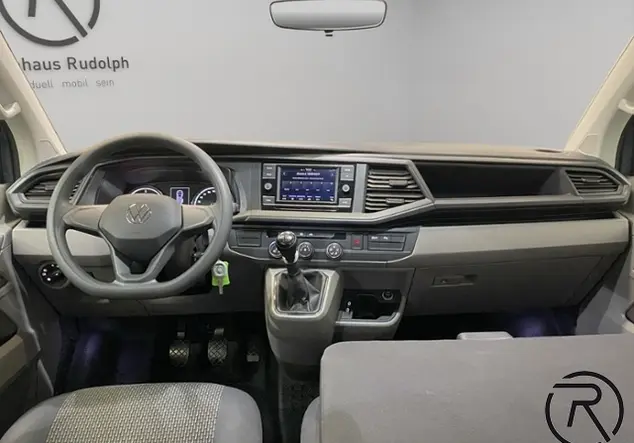 Angebotsdetails Volkswagen T6.1 Kombi 2.0 TDI LR / 9-Sitzer DAB+ Grau (Pure Grey)