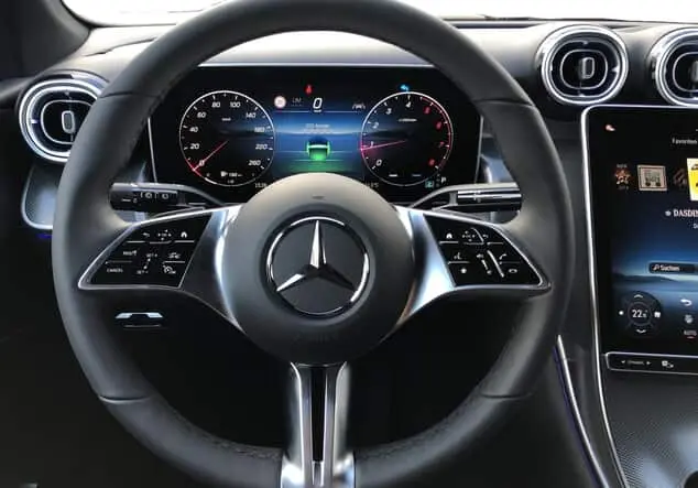 Angebotsdetails Mercedes-Benz GLC 200 4MATIC Metalliclack graphitgrau