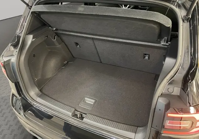 Angebotsdetails Volkswagen T-Cross 1.5 TSI R-Line / RFK Schwarz (Deep Black Perleffekt)