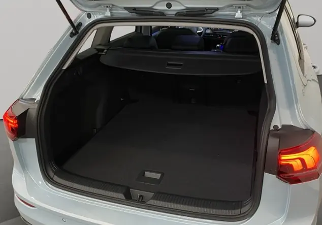 Angebotsdetails Volkswagen Golf VIII Variant 1.5 TSI Goal / Blau (Crystal Ice Blue Metallic)