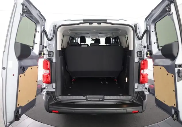 Angebotsdetails Opel Vivaro Opel Kombi 9-Sitzer Lang 2.0 BlueHDi 180 130 kW (177 PS) 8-Gang Automatikgetriebe Diesel Kontrast-Grau (Metallic)