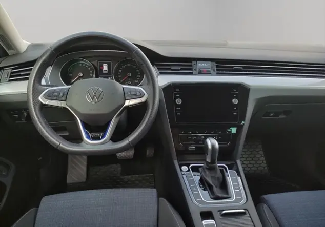 Angebotsdetails Volkswagen Passat Variant GTE 1.4 TSI Silber (Scale Silver Metallic)