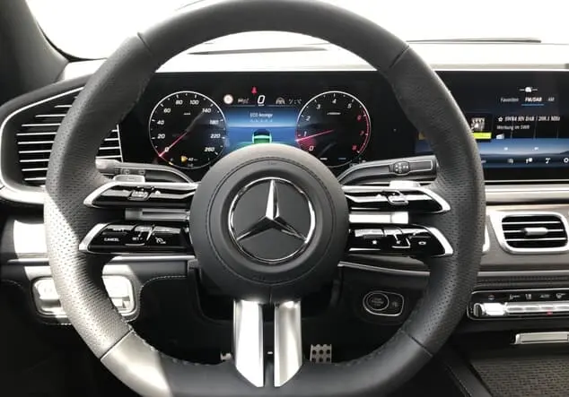 Angebotsdetails Mercedes-Benz GLE 450 4MATIC ++verfügbar ab 27.09.25++ grün metallic smaragdgrün