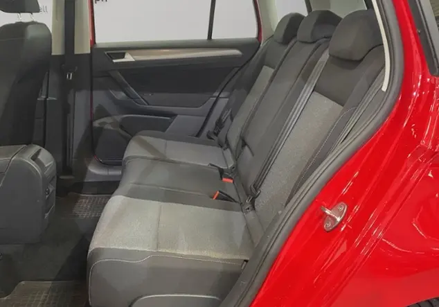 Angebotsdetails Volkswagen Golf Sportsvan 1.2 TSI Trendline / DAB+ Rot (Tornadorot)