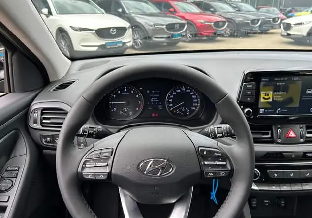 Angebotsdetails Hyundai i30 1.0T SELECT !!!SOFORT!!! CARPLAY+KAMERA+PDC Phantom Black