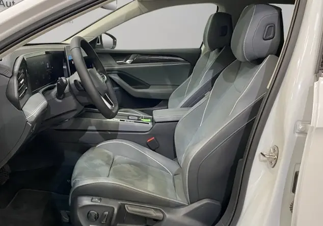 Angebotsdetails Volkswagen Passat Variant B9 1.5 TSI eHybrid Business Weià (Oryxweià Perlmutteffekt)