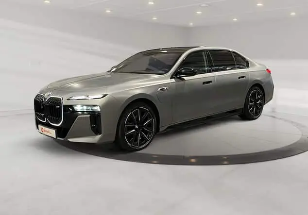 Angebotsdetails BMW M760 e xDrive ++sofort verfügbar++ Frozen pure grey