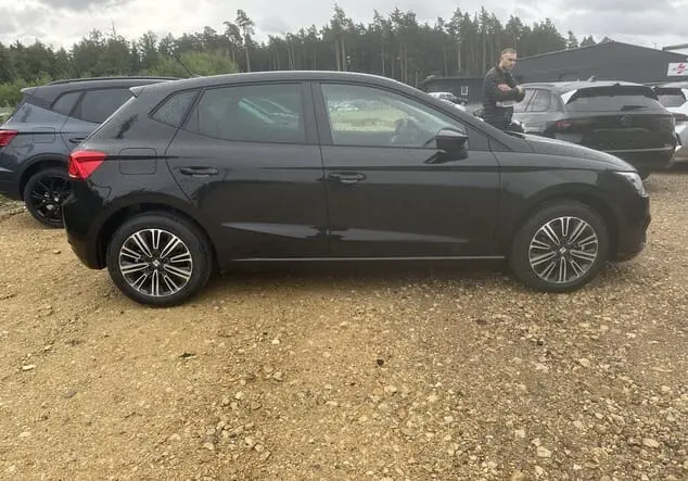 Angebotsdetails Seat Ibiza Seat Ibiza Road Edition 1.0 TSI 85 kW (116 PS) 7-Gang-DSG Midnight Schwarz Metallic