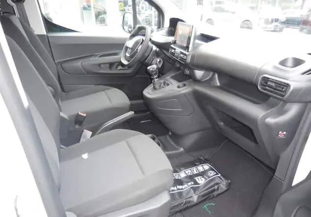 Angebotsdetails Peugeot Partner KW L1 BlueHDi 100*AHK-Kamera-Klima* Eisweiß