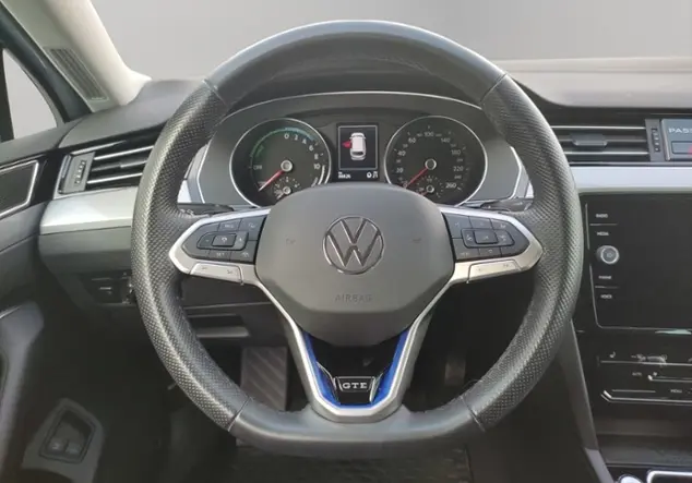 Angebotsdetails Volkswagen Passat Variant GTE 1.4 TSI Silber (Scale Silver Metallic)