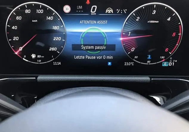 Angebotsdetails Mercedes-Benz GLA 220 d 4MATIC ++sofort verfügbar++ Metalliclack mountaingrau