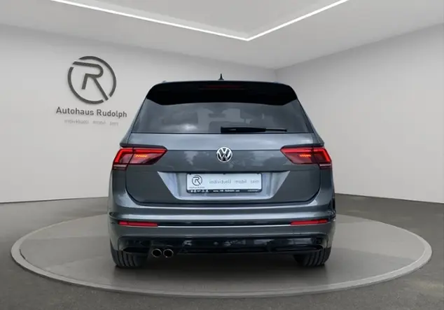 Angebotsdetails Volkswagen Tiguan 2.0 TDI Highline R-Line 'Black Style' Grau (Indiumgrau Metallic)