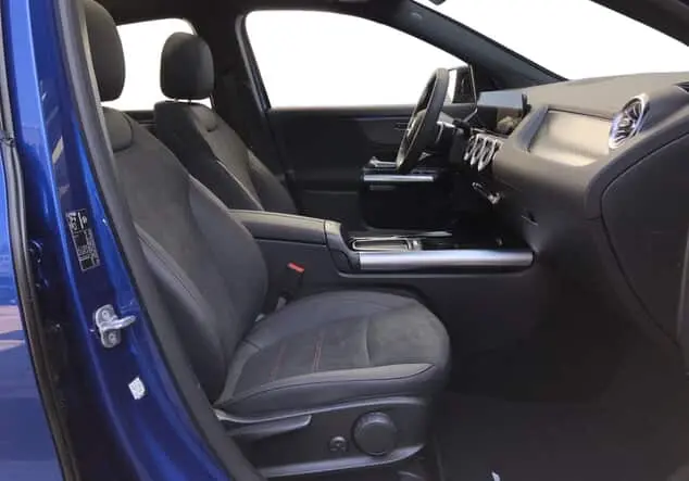 Angebotsdetails Mercedes-Benz GLA 200 AMG-Line ++sofort verfügbar++ Blau-lack spektralblau
