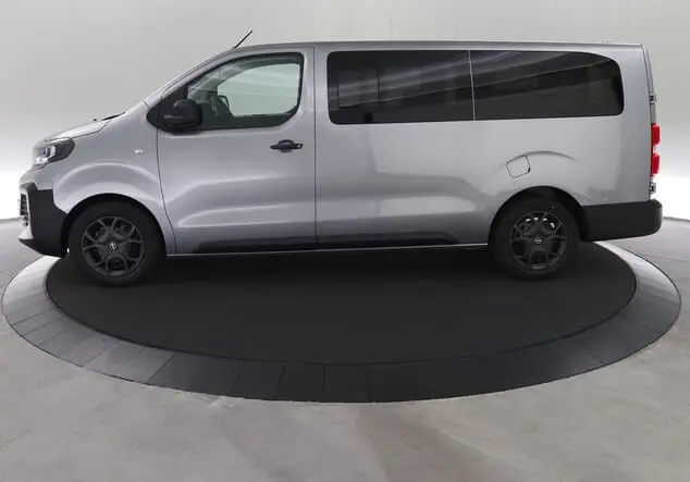 Angebotsdetails Opel Vivaro Opel Vivaro Kombi 9-Sitzer Lang 2.0 BlueHDi 180 130 kW (177 PS) 8-Gang Automatikgetriebe Kontrast-Grau (Metallic)