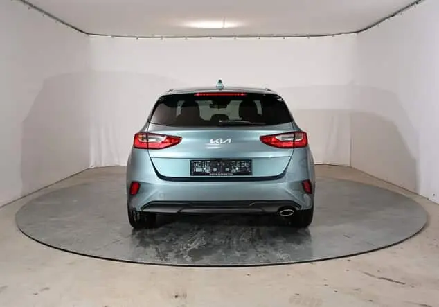 Angebotsdetails Kia Ceed Kia Ceed Silver 1.5 T-GDI 103kW (140PS) 6-Gang Yucca Stahlgrau Metallic