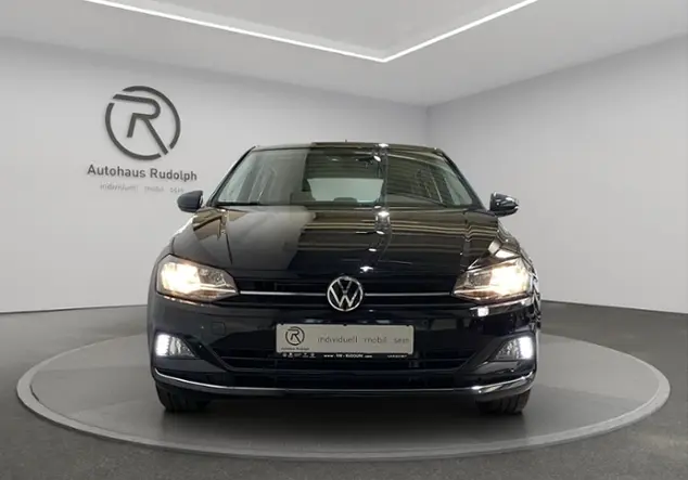 Angebotsdetails Volkswagen Polo 1.0 TSI Highline / Einparkhilfe Schwarz (Deep Black Perleffekt)