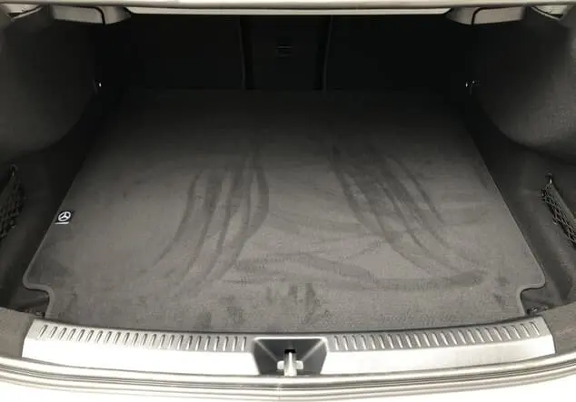 Angebotsdetails Mercedes-Benz A-Klasse 200 Limousine ++ verfügbar ab 15.03.2026 ++ Grau manufaktur lack manufaktur alpingrau uni