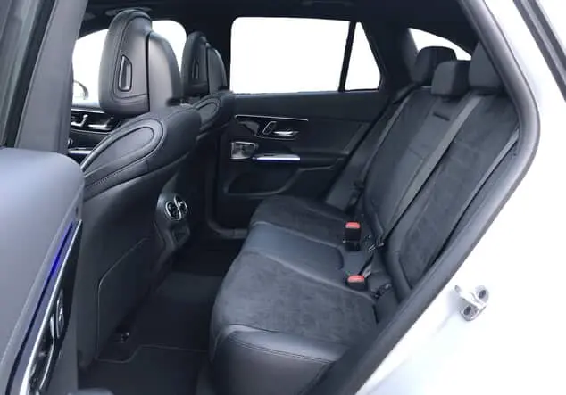 Angebotsdetails Mercedes-Benz GLC 300 e 4MATIC mit EQ Hybrid ++sofort verfügbar++ Manufaktur lack manufaktur alpingrau uni